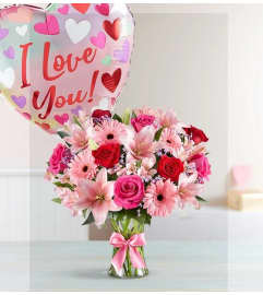 Lovely Pink Unique. An arrangement by Aventura Glamour Flowers.