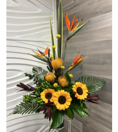 Aves de paraiso Premium. An arrangement by Lake Eola Florist.