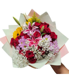ASSORTED FLOWER BOUQUET. An arrangement by Vemongi Flowers.