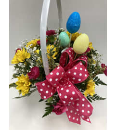 Easter Dainty Daisy Basket. An arrangement by Balloon Bouquets Plus. Easter Dainty Daisy Basket. An arrangement by Balloon Bouquets Plus.