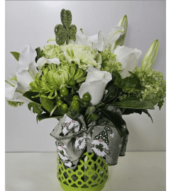 TRIPLE A'S ST.PATRICK ROMANTIC. An arrangement by Triple A Florist.