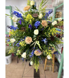 Woodland Slumber. An arrangement by Jenilyn's Creations.