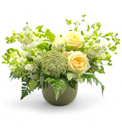 Angelic Whisper. An arrangement by Appleblossoms.