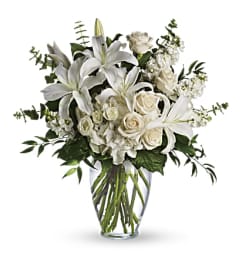 Dreams From the Heart T208-1A. An arrangement by Jennifer's Flowers and Gifts.