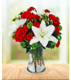 Christmas Treasure. An arrangement by Floral Fantasy.