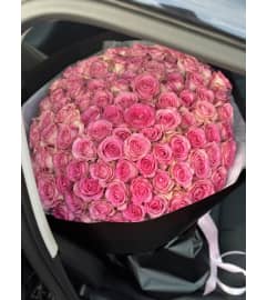 Pink roses. An arrangement by Mary Flowers Decor.
