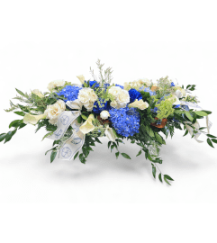 Nautical Centerpiece. An arrangement by Appleblossoms.