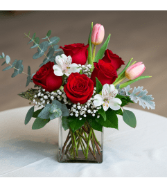 Romantic Radiance. An arrangement by Langdon Florist of Tribeca.