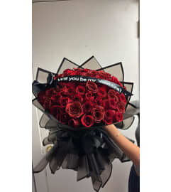 Will you be my Valentine ?. An arrangement by Floreria Aurora.