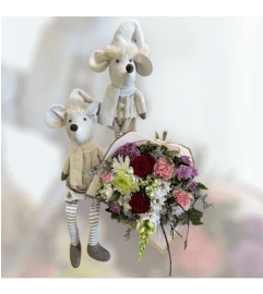 The Perfect Couple. An arrangement by Loyalist Flowers.