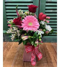 Sweetheart's Bloom Harmony. An arrangement by Forest Florist.