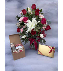 Valentines Gift Combo. An arrangement by Lizzi Belle Designs.