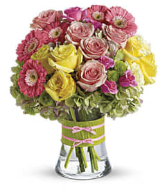 Fashionista Blooms. An arrangement by Gallery Flower Shop N Services.