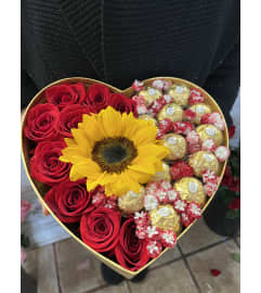 Sun-Kissed Love Box. An arrangement by Floreria Mexico.