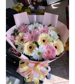Pastel Gerbera Delight. An arrangement by Floreria Mexico.