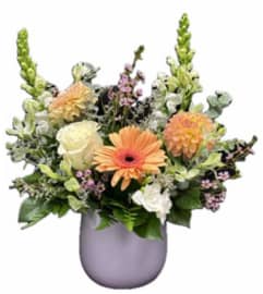 Mom's Garden Glow. An arrangement by Fendley Florists.