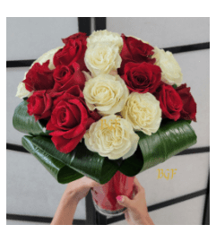 Godness Glam white and red Roses. An arrangement by Doral Flower District and Design.