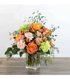 Sweet Caroline. An arrangement by Aventura Glamour Flowers.