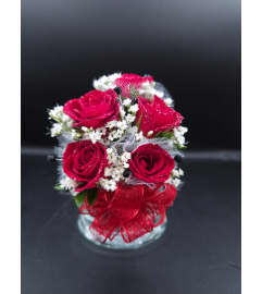 Rosy Romance. An arrangement by Hours of Flowers.