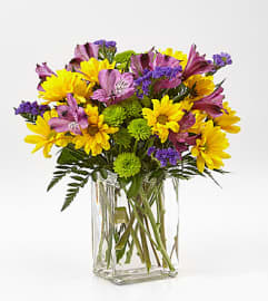 Dreaming of Daisies Bouquet. An arrangement by North Liberty Flower Shop.