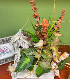 Fall In The Garden Planter. An arrangement by Sunny Day Blossoms Design Studio.