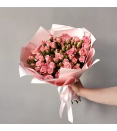 #4 Stella. An arrangement by Blossy Flowers.