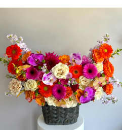 #33 Amber basket. An arrangement by Blossy Flowers.