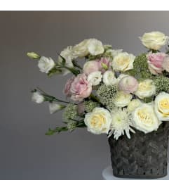 #34 CHIC. An arrangement by Blossy Flowers.