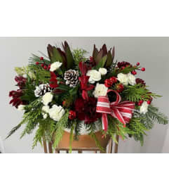 Crimson and Ivory. An arrangement by Aurora Greenhouse.