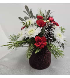 Crimson and Snow Delight. An arrangement by Balloon Bouquets Plus.
