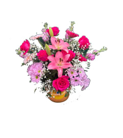 AMOR EN CASUELA. An arrangement by Vemongi Flowers. AMOR EN CASUELA. An arrangement by Vemongi Flowers.