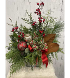 MERRY WINTERBERRY. An arrangement by Incredible Florist Seton.