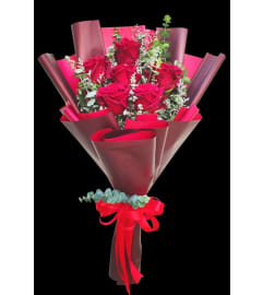 Timeless Ruby Romance. An arrangement by Berlin Flower Shop.