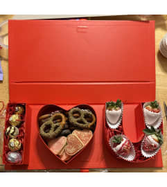 I love U box bundle. An arrangement by Bee Flowers.