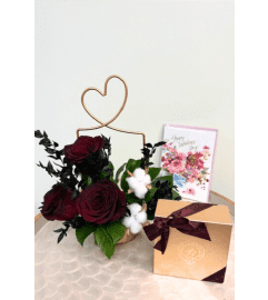 Pillow Talk. An arrangement by Blossoms On The Trail. Pillow Talk. An arrangement by Blossoms On The Trail.