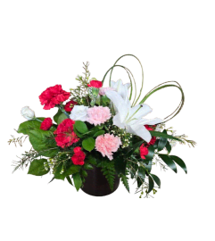 Sweet Embrace Blooms. An arrangement by Harriet's Flower and Gift Shop.