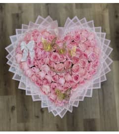 Pink Promise Heart. An arrangement by Vemongi Flowers.