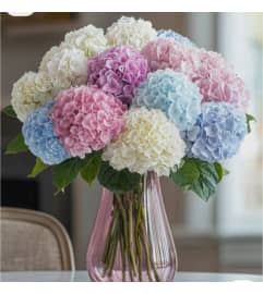 Full Color Hydrangeas. An arrangement by Doral Flower District and Design.