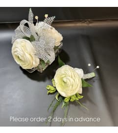 Ranunculus Duo. An arrangement by Violeta's Flower Shop.