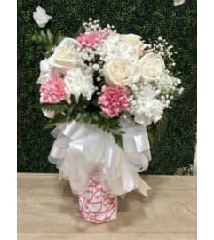 Simply Adored. An arrangement by Cincyfloralnista. Simply Adored. An arrangement by Cincyfloralnista.