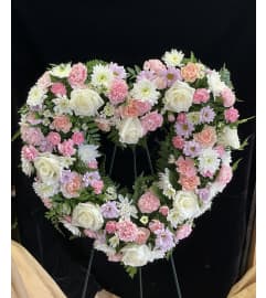 Heartfelt Love. An arrangement by Roma Flowers and Gifts. Heartfelt Love. An arrangement by Roma Flowers and Gifts.