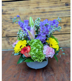 Spring Serenade. An arrangement by Hillsdale Florist. Spring Serenade. An arrangement by Hillsdale Florist.