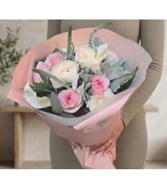 Modern Calssic. An arrangement by Sophie's Flowers.