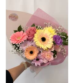 Be Sweet. An arrangement by Avenida Flowers.