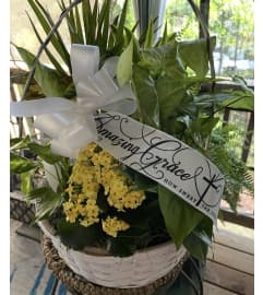 His Amazing Grace. An arrangement by Seasons Change Designs.