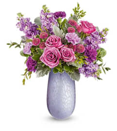 Vivi Bouquet. An arrangement by Serrano Flowers.