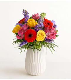 Vibrant Harmony. An arrangement by Serrano Flowers. Vibrant Harmony. An arrangement by Serrano Flowers.