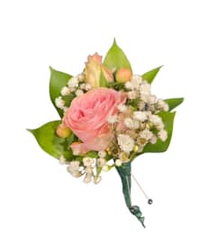Blush Boutonniere. An arrangement by Loyalist Flowers.