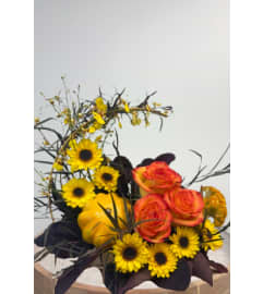 Late Summer Moon. An arrangement by Blossoms On The Trail. Late Summer Moon. An arrangement by Blossoms On The Trail.