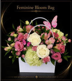 Feminine Bloom Bag. An arrangement by Berlin Flower Shop.
